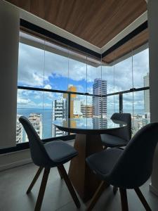 Experiência Inesquecível! Viva o Charme do Corredor Vitória em um lindo Studio de Alto Padrão completo!