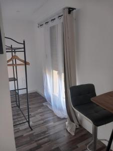 White and Cotton Suite