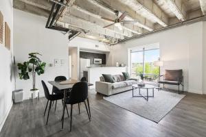 Industrial Downtown Apartment - 2BD 2BA - 4hvězdičkové hotely ve městě Baton Rouge