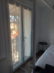 White and Cotton Suite