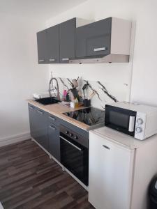 White and Cotton Suite