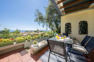 Blue Marine 1 VIP Barbati On The Beach - Public Pool