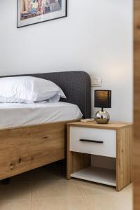 Billy s 4 BDR Apartment by PS