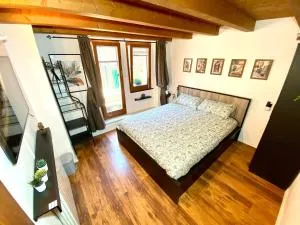 Rustic Retreat Rooms - 安卡兰