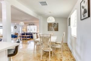 Hikers Paradise Twentynine Palms Home with Deck!