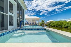 Belizean Serenity with Private Hot Tub and Pool at Mahogany Bay