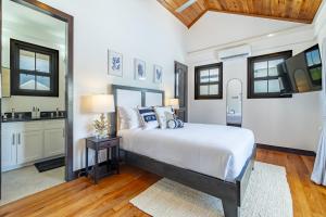 Belizean Serenity with Private Hot Tub and Pool at Mahogany Bay