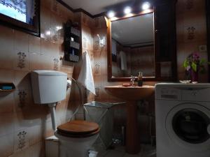 Greek House with seaview,parking and yard with BBQ