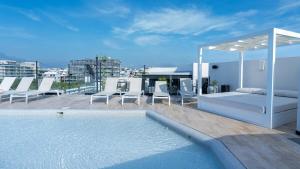 Beachfront Condo Roof Pool 5th Ave 2 Blocks Gym