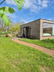 New! Tiny House Lantliv Oostkapelle, met weidezicht