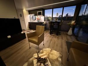 Exclusieve Houseboat La Mare 12 x 5 meter met sauna