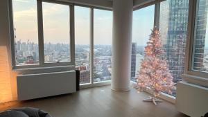 Luxury 2 bedrooms 2 bathrooms Corner Apartment Breathtaking City Views Modern Retreat