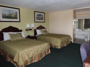 Double Room with Two Double Beds room in America's Best Inn & Suites-Lakeland
