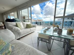 Cobertura com Piscina Privativa e Vista Mar