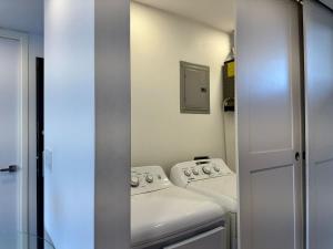 Downtown TJ Ave Revolucion 1BR Suite 10th floor