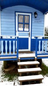 Charming Caravan Near Hamois with Garden