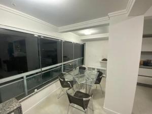 Apto c suítes a 500m da Praia de Jurerê | CPJ504