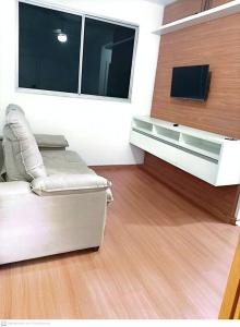 Apartamento com 2 quartos mobiliado, em ótima localização ao lado do shopping e perto de transportes públicos e perto de praias