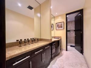 Oceanfront Villa 4BR 4 BA Real Mediterraneo