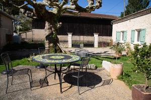 Tentes de luxe La Dorepontaise YOURTE MONGOLE : photos des chambres