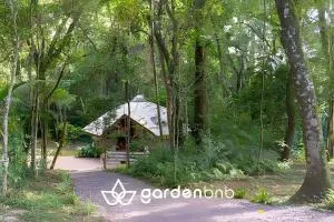 Cabana de Pedra no Bosque - Ferraria