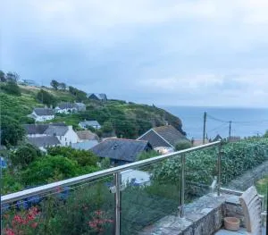 Spinnaker Cadgwith Holiday Home - Ruan Minor