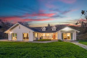 New Yosemite Dream Nest with HUGE viewsspafirepitpet friendly