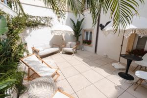 xenia apartments & suite