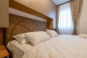 Modern Cityscape 2-Bedroom Terrace apartment