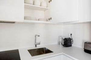 Belo Quarto com WC Privativo