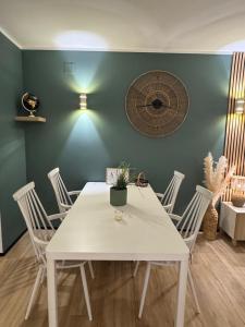 Appartement plein sud au canal avec terrasse