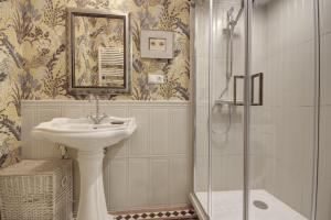 Town Hall Square Apartments