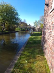 Huisje Suus, inclusief jacuzzi, kano en kajak