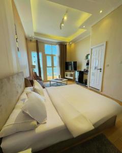 Hyat Suites & Rooms
