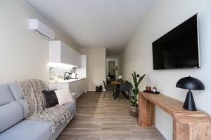 Tao Suite 1 next to the Aquarium