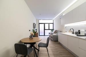 Tao Suite 1 next to the Aquarium