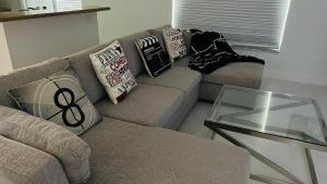 Remodeled Palm Haven Escape, Movie Room, Backyard