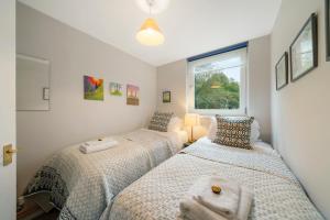 Fantastic split-level flat next to Battersea park