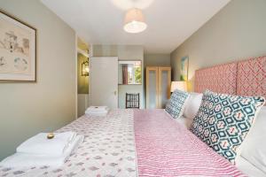 Fantastic split-level flat next to Battersea park