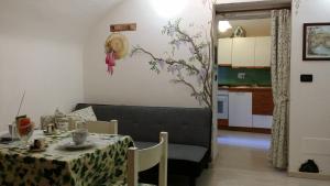 Le Case del Libro Verde Acino dUva