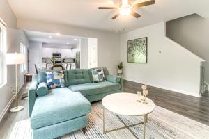 Stay & Play in Charlotte: Family Home w Deck