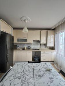 sarı apartmanı