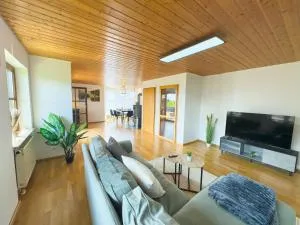 Moderne Luxus-Oase in Gailingen mit Garten, 2 Balkone, Nähe Bodensee & Rheinfall - Schlattingen