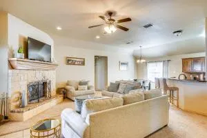 7 Mi to Dtwn Family Home with Patio in Lubbock - Post