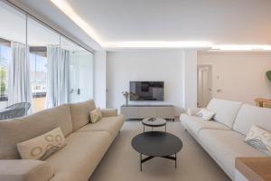 Splendid 3-BR Apartment Just 3 Minutes from the Beach