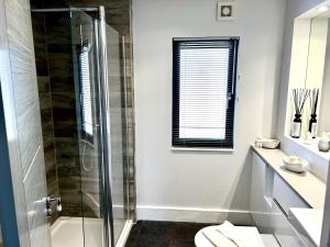 Racecourse Marina Lodge, Hot tub, Gated Parking