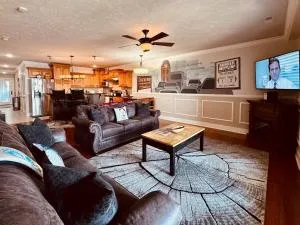 Dunder Mifflin Branson - Eagle Rock