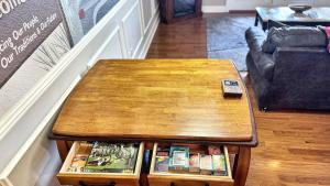 Dunder Mifflin Branson