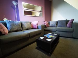 The Park Lane Retreat - Contractors welcome