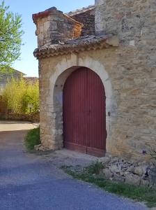 Maisons de vacances MAS ENTIEREMENT RENOVE, a SALAZAC, Le Mas des Deux Vallees, 4 CHAMBRES, 8 personnes avec Piscine privee : photos des chambres